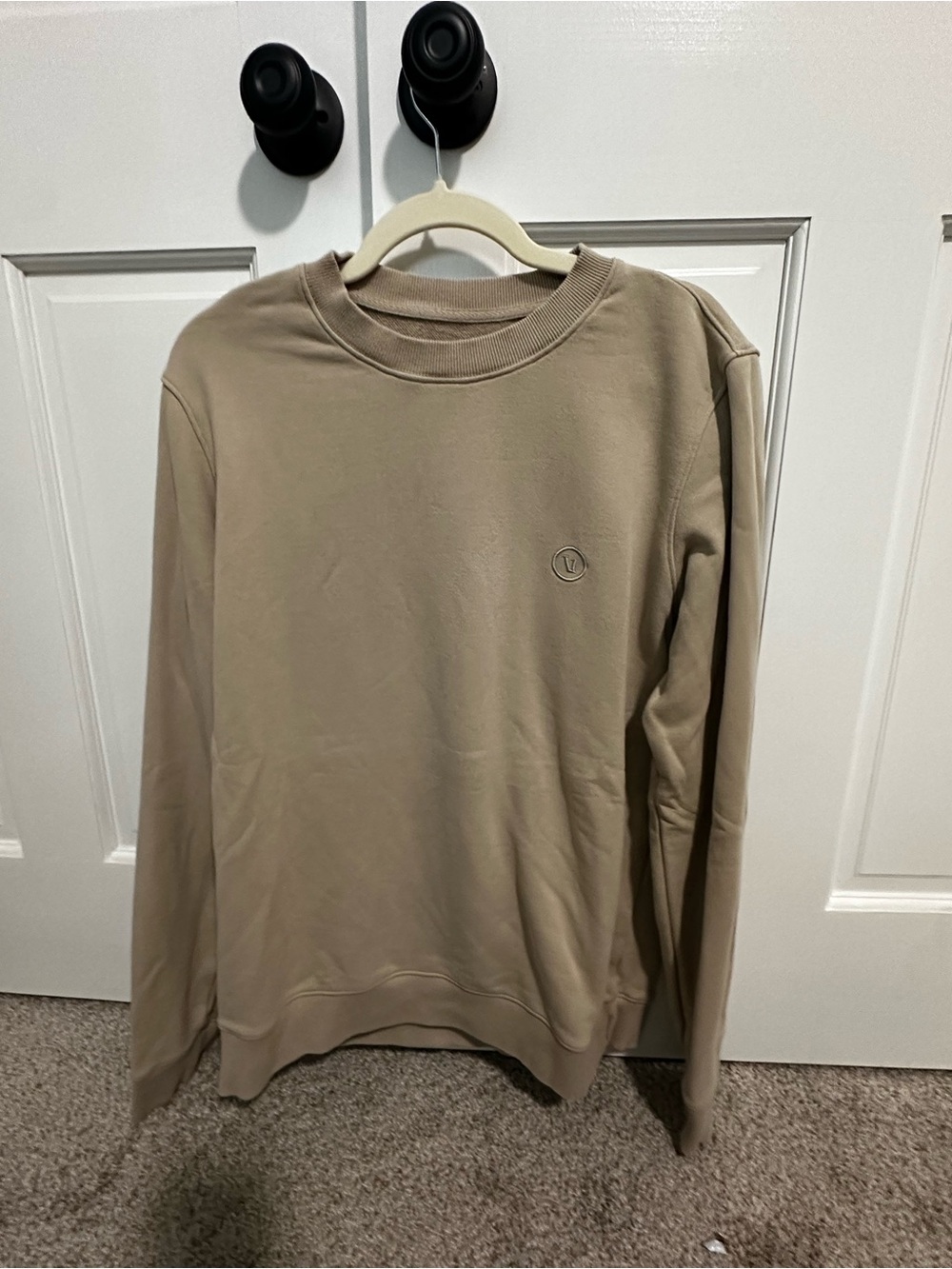 Vuori Men's Classic Crewneck Sweater - Tan